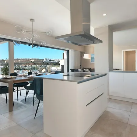Penthouse With Ocean View 4 Bedrooms Málaga