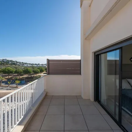 Penthouse With Ocean View 4 Bedrooms *